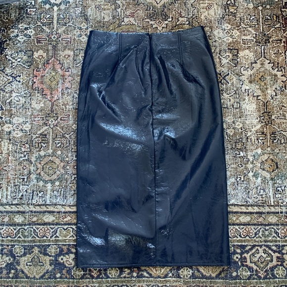 Faux crinkled navy pencil skirt with front slit - Picture 8 of 10